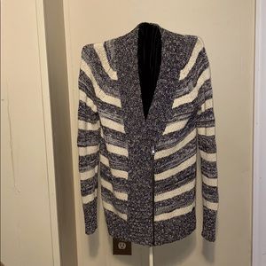 Cardigan front with zipper closet